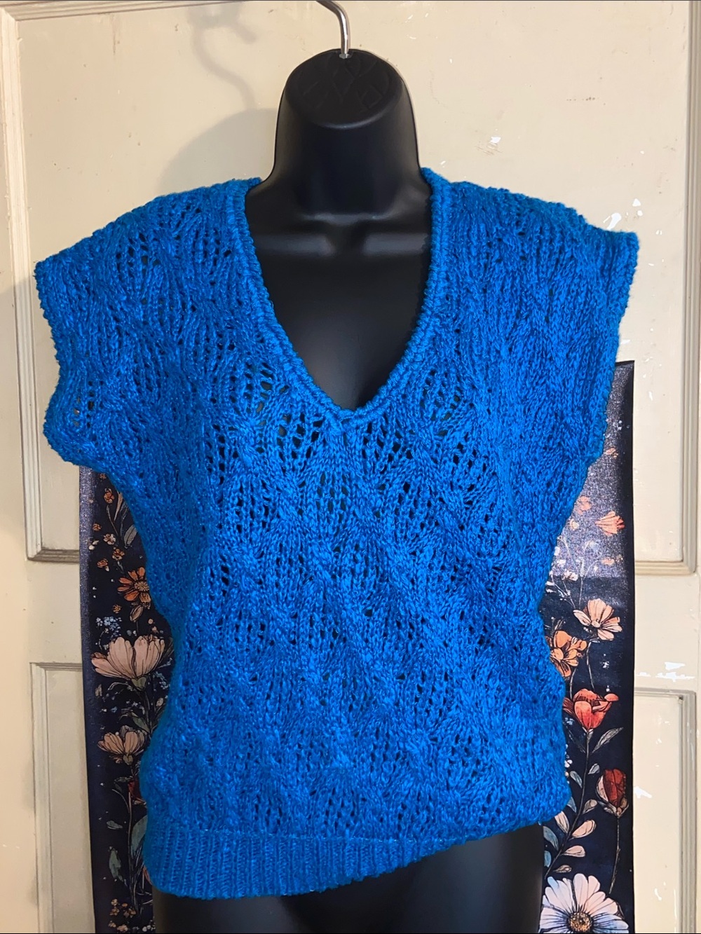VTG TURQUOISE SLEEVELESS SWEATER Liz Claiborne DEFINITELY A MUST-SEE!!!